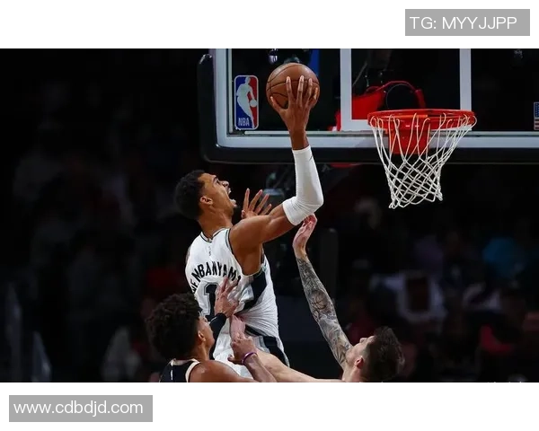 文班亚马法国队首秀狂砍27分震撼意大利引发NBA球探热切关注